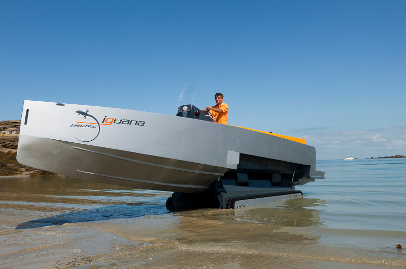 amphibious boat