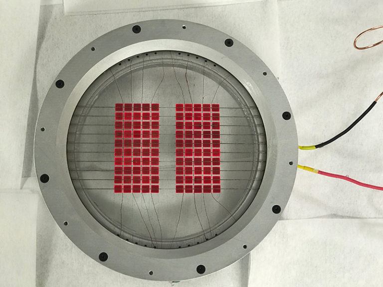 A New Hybrid Solar Energy Converter creates both Thermal Energy and Electricity